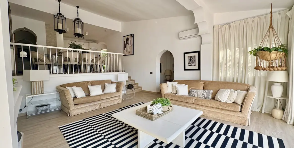 Long-term rent of detached villa in El Rosario 9