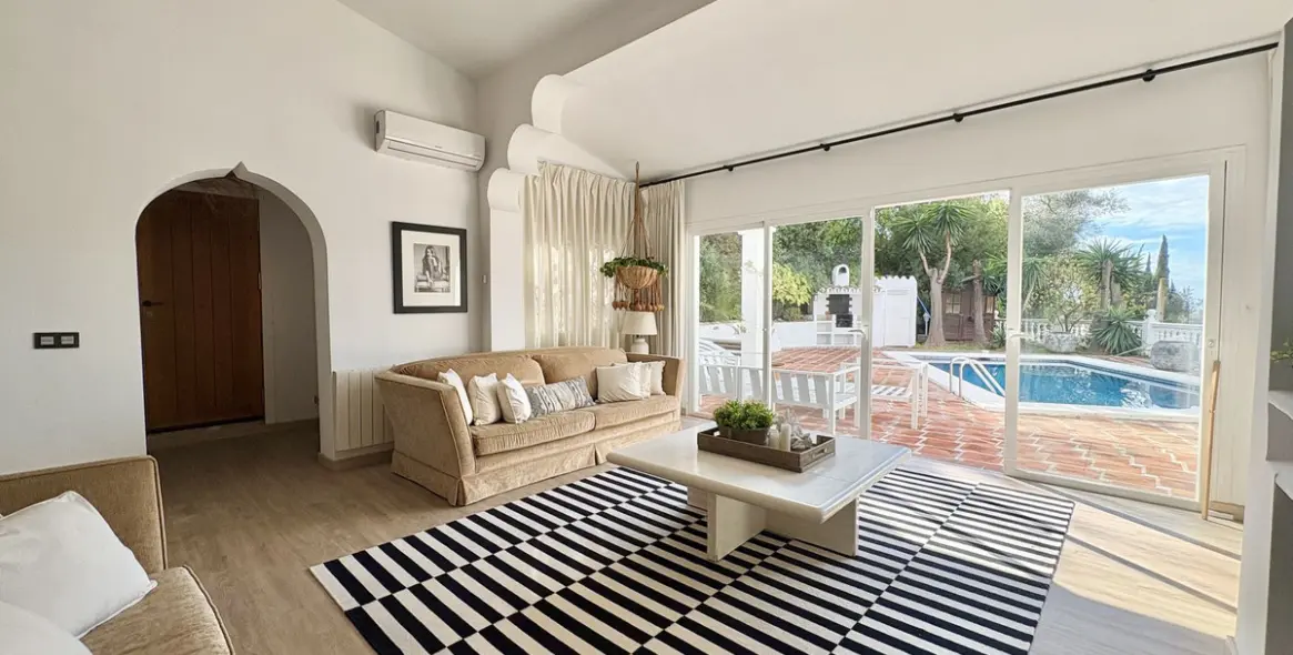 Long-term rent of detached villa in El Rosario 10