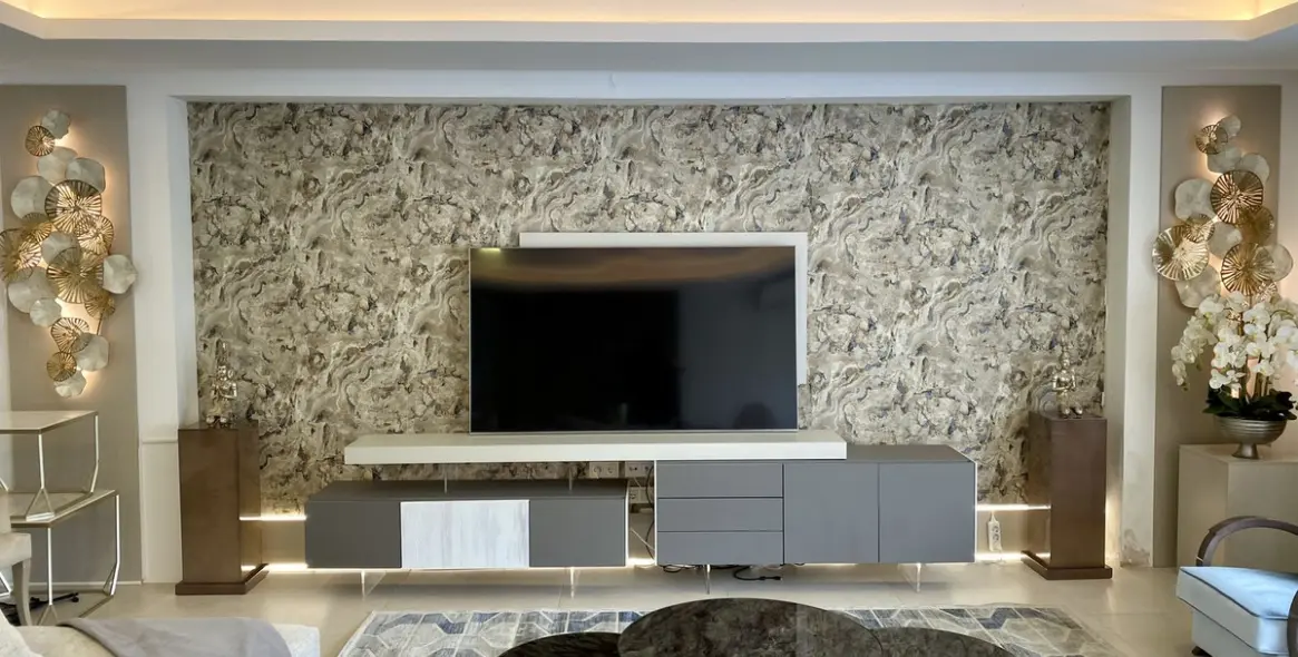 Long-term rent of detached villa in El Paraiso 5