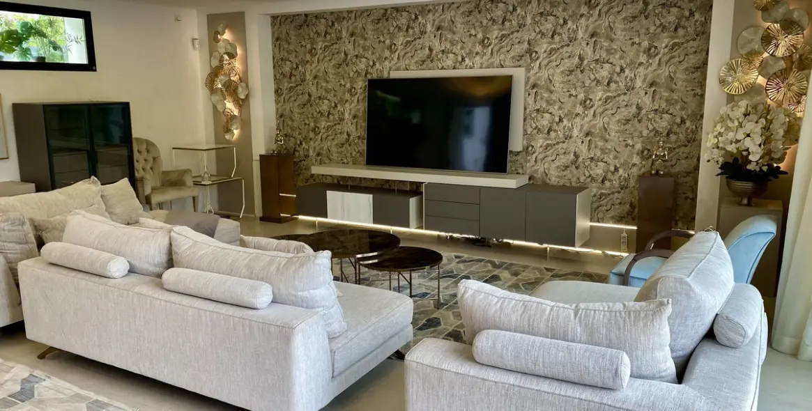 Long-term rent of detached villa in El Paraiso 6