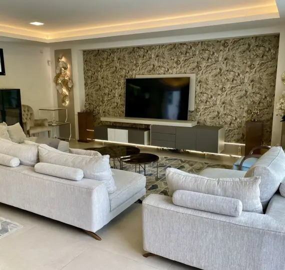 Long-term rent of detached villa in El Paraiso