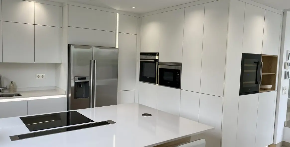 Long-term rent of detached villa in El Paraiso 9