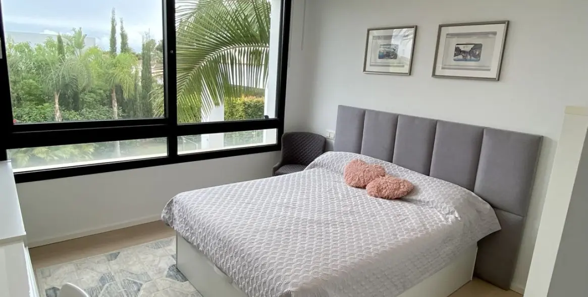 Long-term rent of detached villa in El Paraiso 13