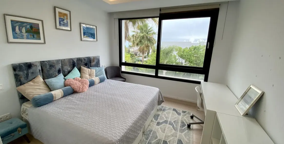 Long-term rent of detached villa in El Paraiso 14