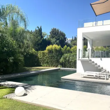 Long-term rent of detached villa in El Paraiso