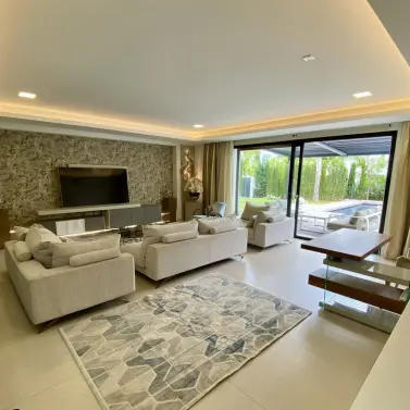Long-term rent of detached villa in El Paraiso