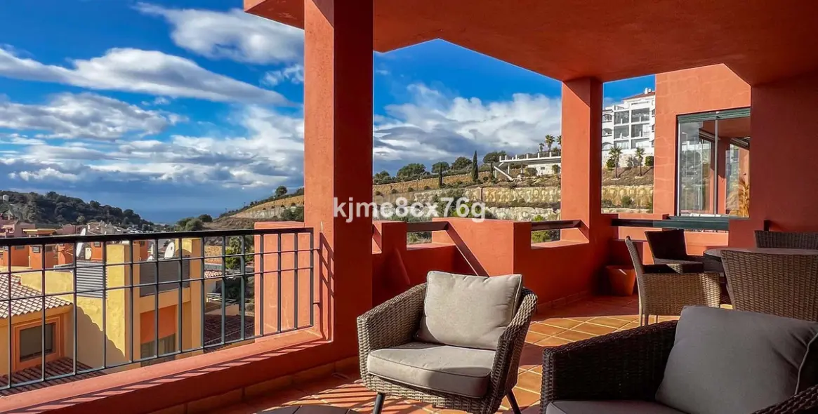 Продажа апартаментов на среднем этаже в Calahonda 1