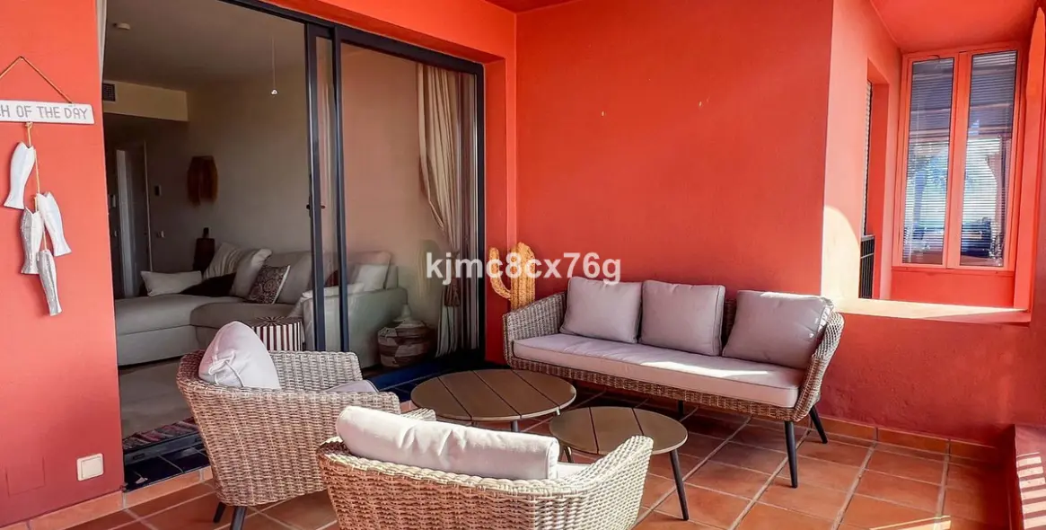 Продажа апартаментов на среднем этаже в Calahonda 2