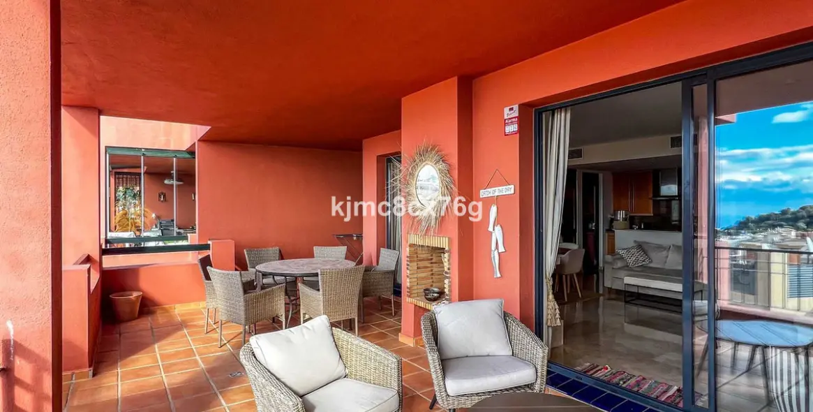 Продажа апартаментов на среднем этаже в Calahonda 3