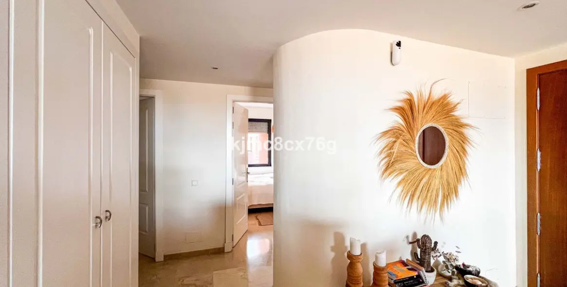 Продажа апартаментов на среднем этаже в Calahonda 4