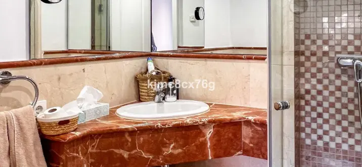 Продажа апартаментов на среднем этаже в Calahonda 4