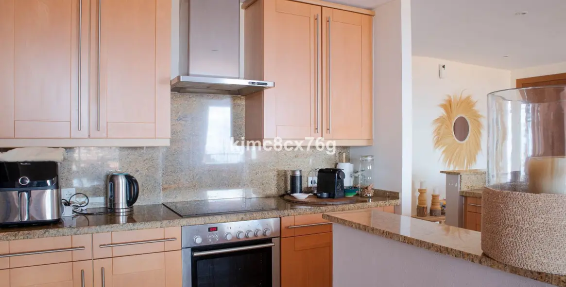 Продажа апартаментов на среднем этаже в Calahonda 7