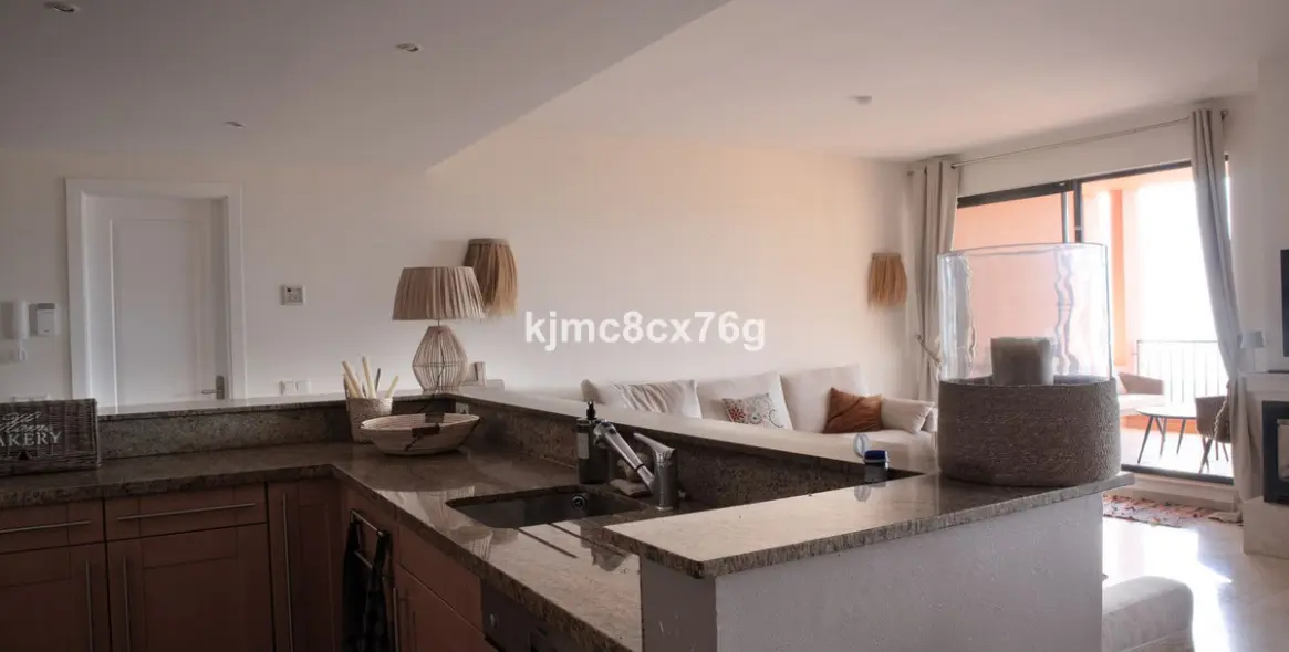 Продажа апартаментов на среднем этаже в Calahonda 8