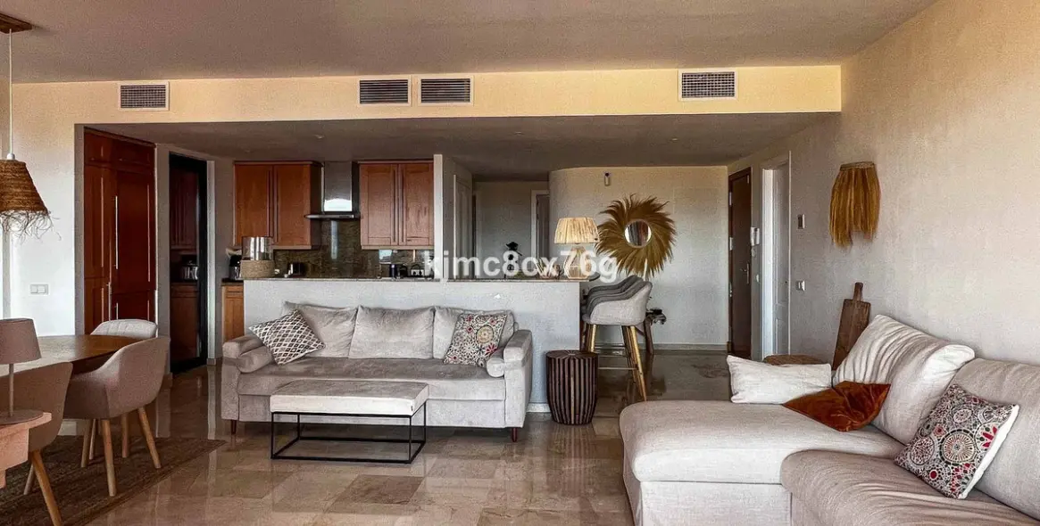 Продажа апартаментов на среднем этаже в Calahonda 12