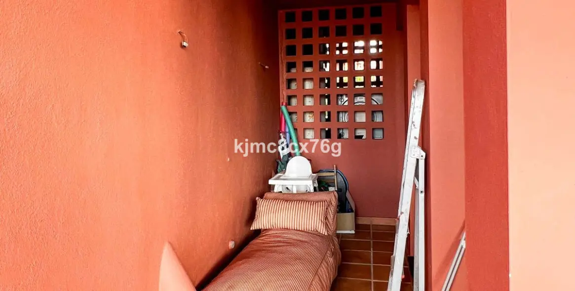 Продажа апартаментов на среднем этаже в Calahonda 16