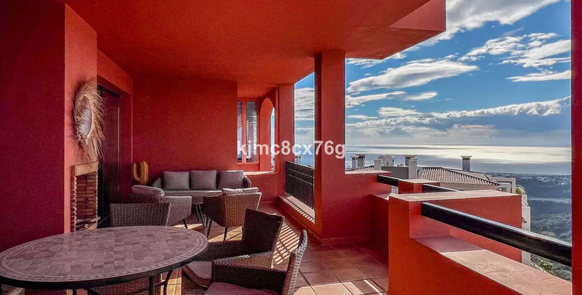 Продажа апартаментов на среднем этаже в Calahonda 19