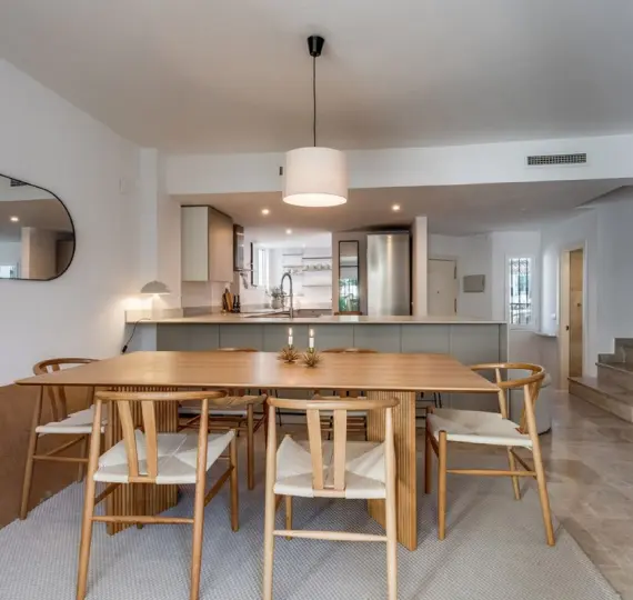 Таунхаус R5237395