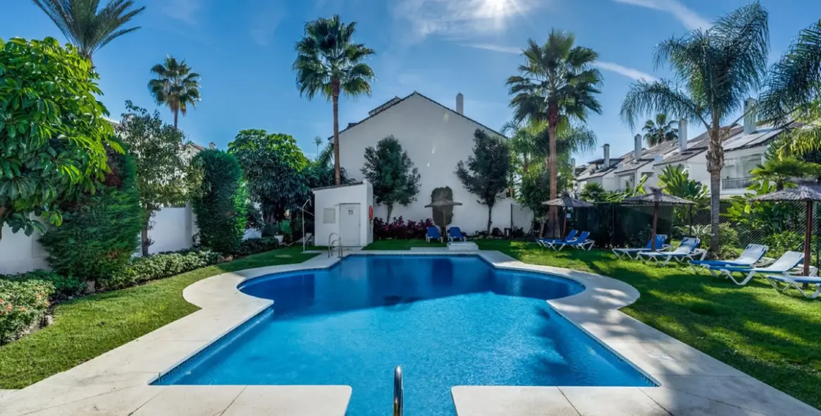 Продажа таунхауса в Nueva Andalucía 21