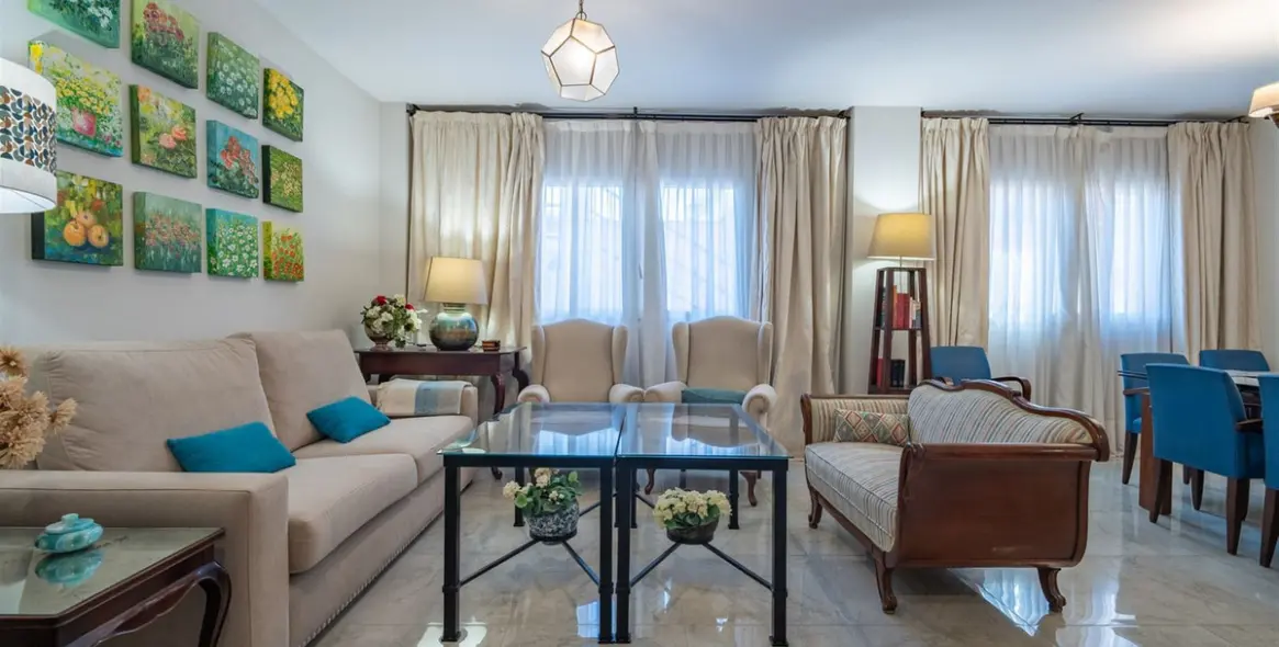 Продажа апартаментов на среднем этаже в Malagueta 1