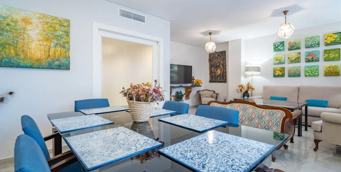 Sale of middle floor apartment in Malagueta 2