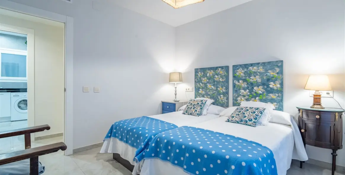 Sale of middle floor apartment in Malagueta 9