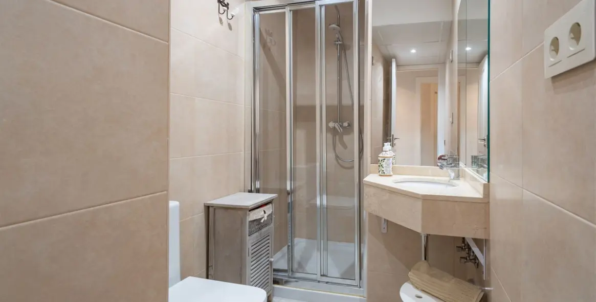 Sale of middle floor apartment in Malagueta 17