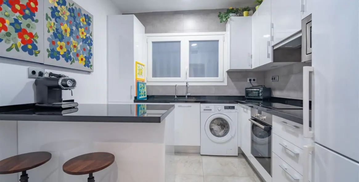 Sale of middle floor apartment in Malagueta 19