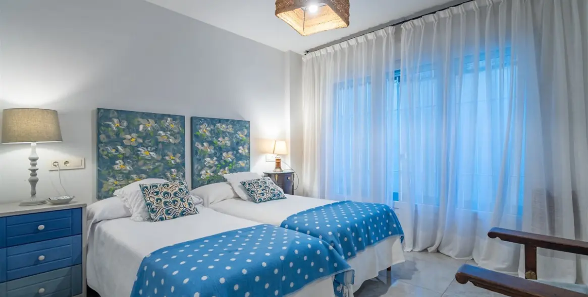 Sale of middle floor apartment in Malagueta 21