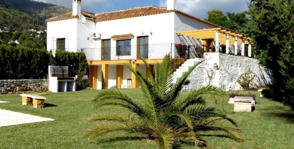 Sale of detached villa in Mijas 1