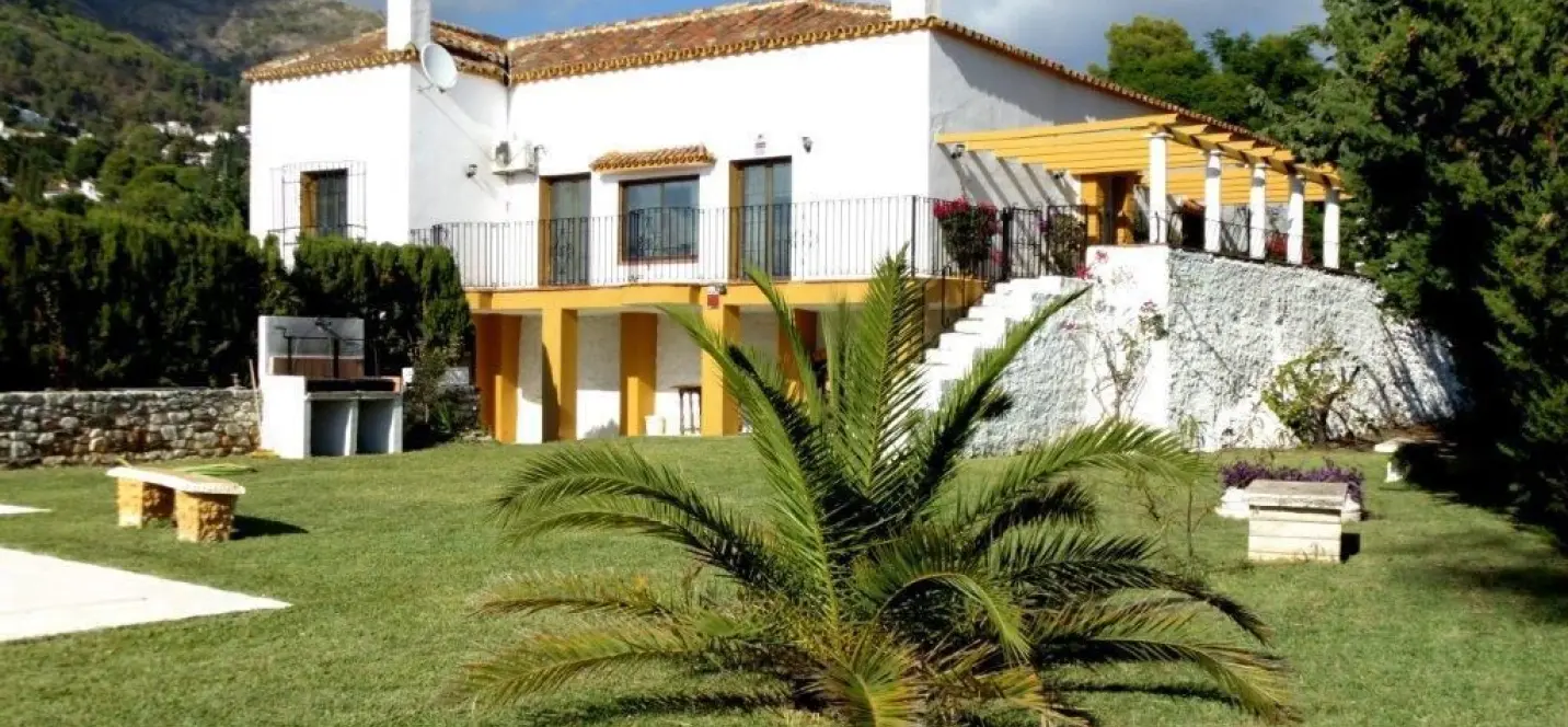 Sale of detached villa in Mijas 1