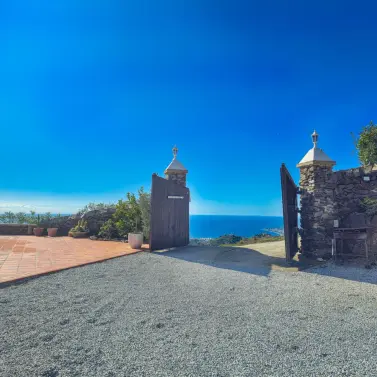 Sale of detached villa in Sayalonga