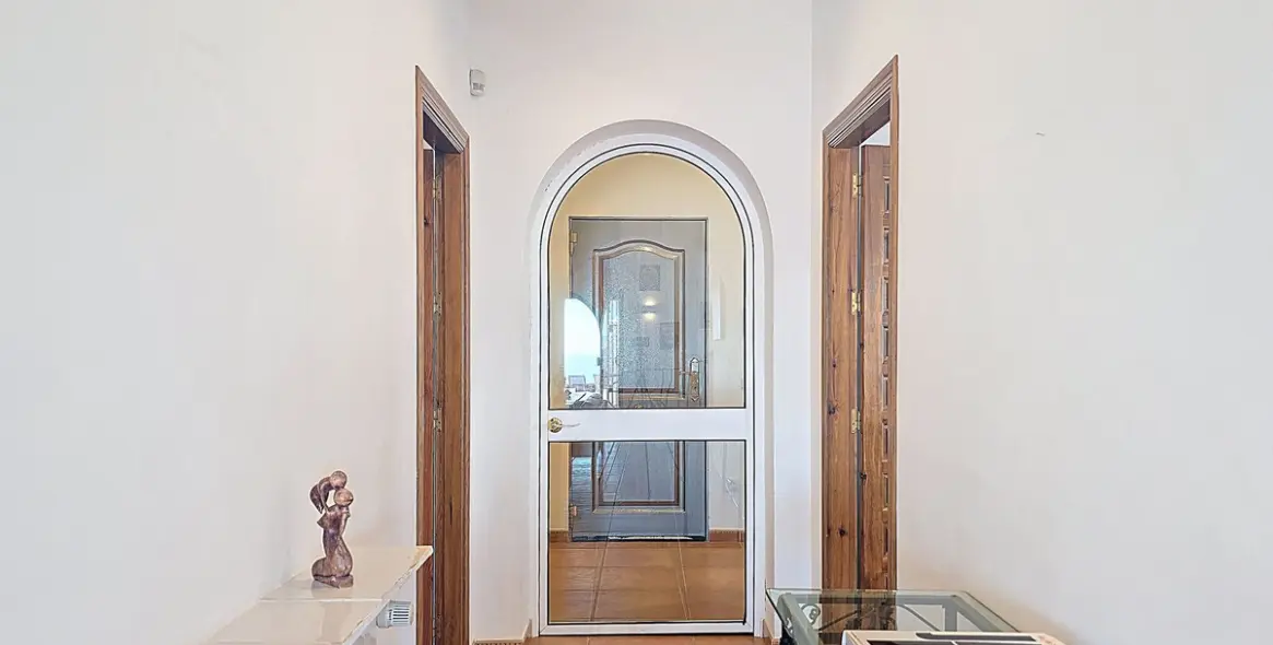 Venta de villa independiente en Sayalonga 24