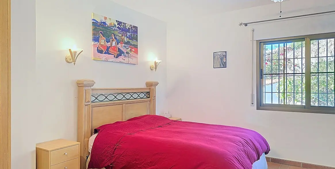 Venta de villa independiente en Sayalonga 25