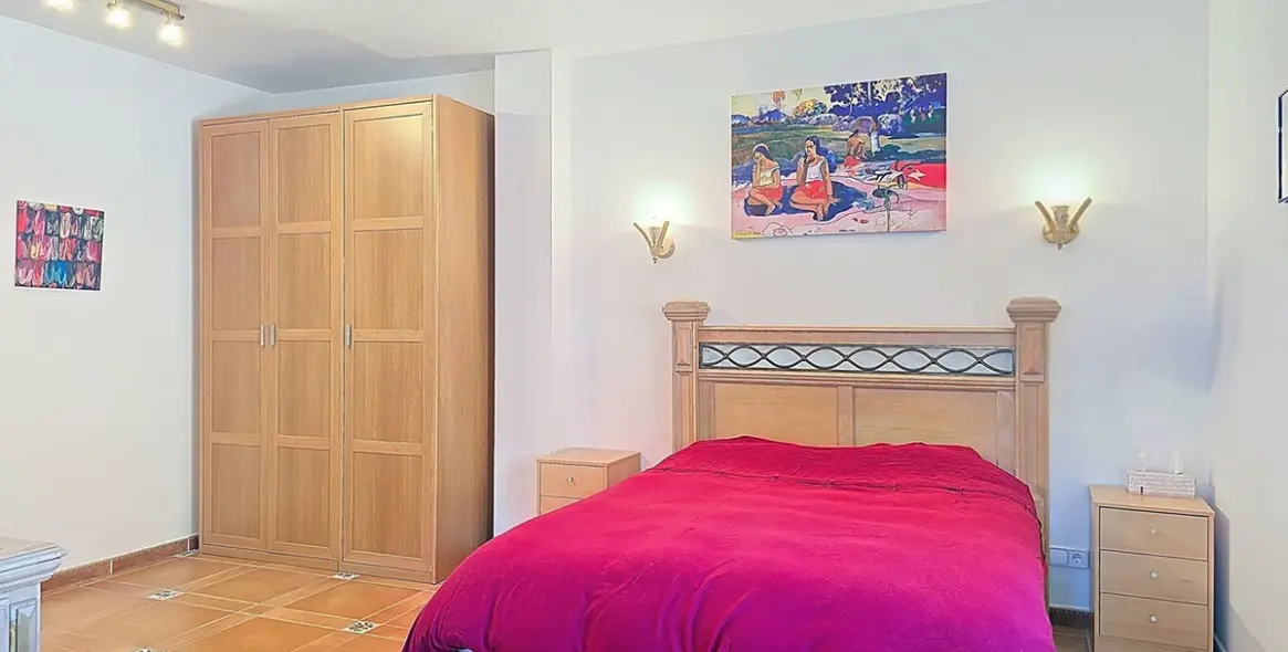 Venta de villa independiente en Sayalonga 26