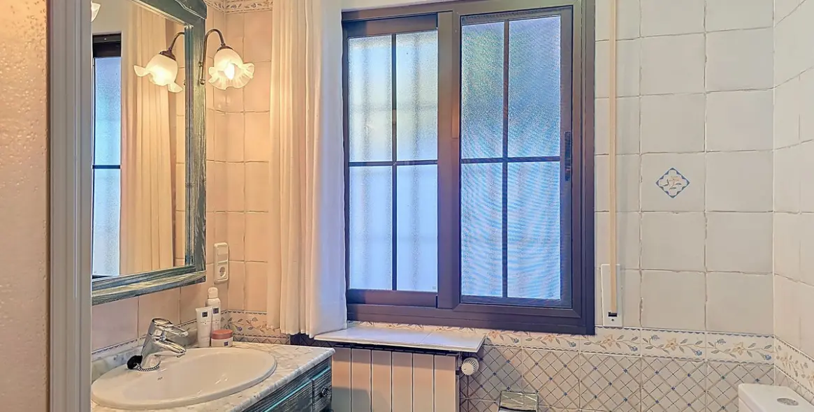 Venta de villa independiente en Sayalonga 27