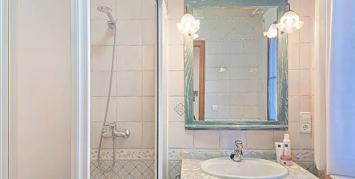 Venta de villa independiente en Sayalonga 28