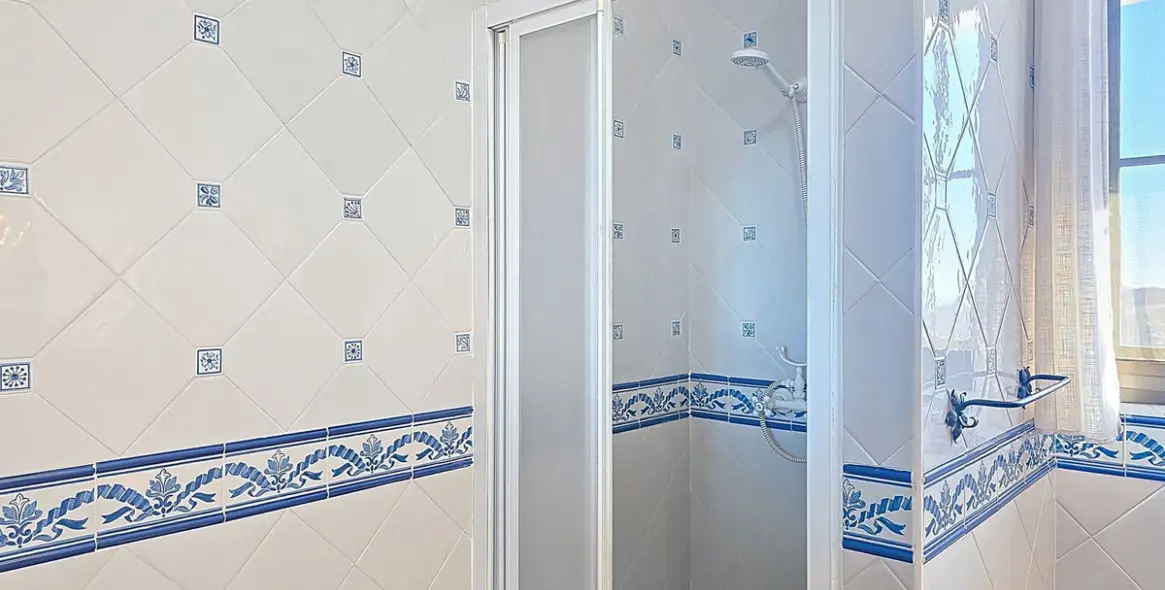 Venta de villa independiente en Sayalonga 31