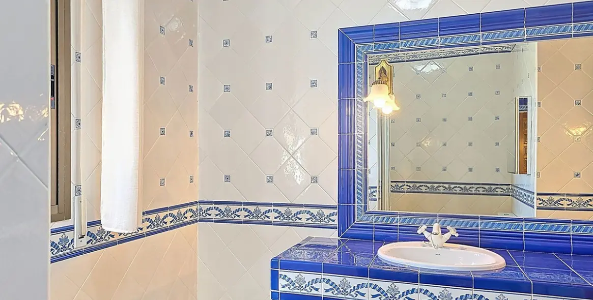 Venta de villa independiente en Sayalonga 32