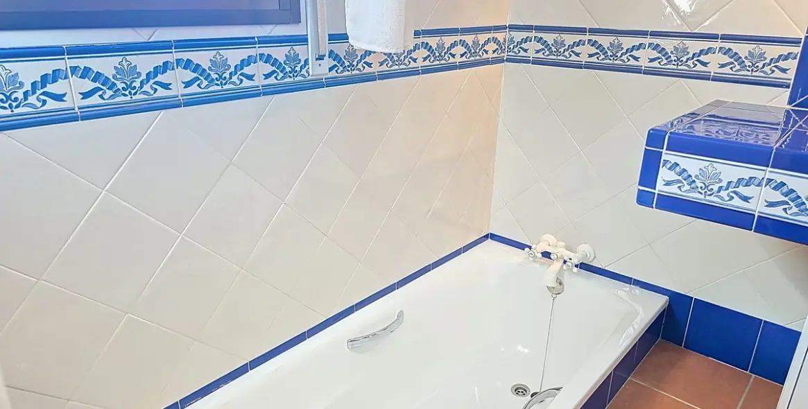 Venta de villa independiente en Sayalonga 33