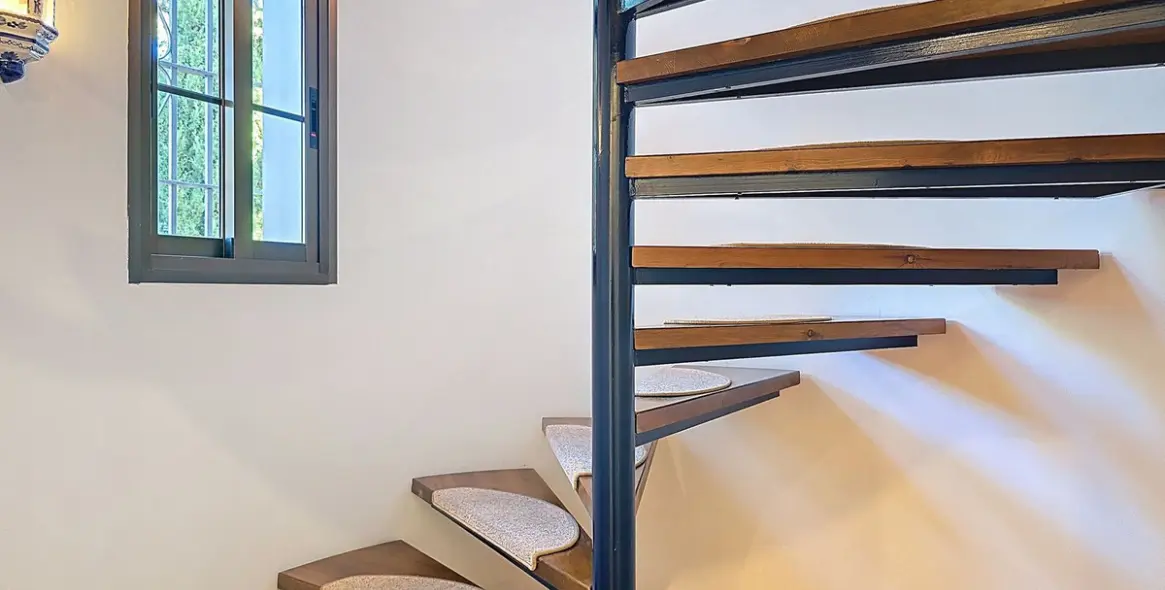 Venta de villa independiente en Sayalonga 36