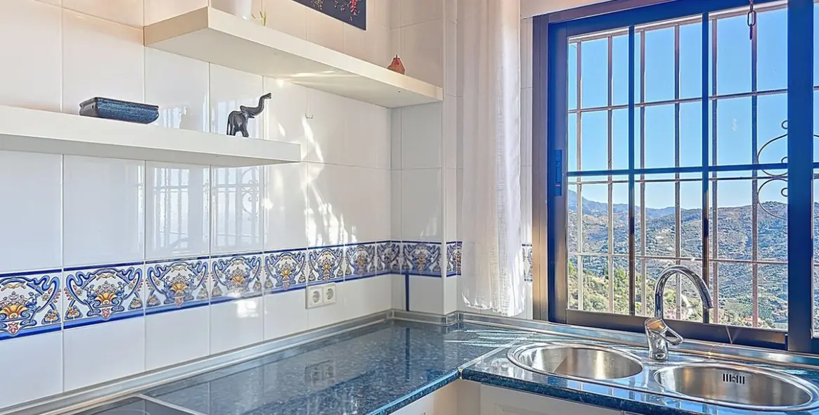 Venta de villa independiente en Sayalonga 43