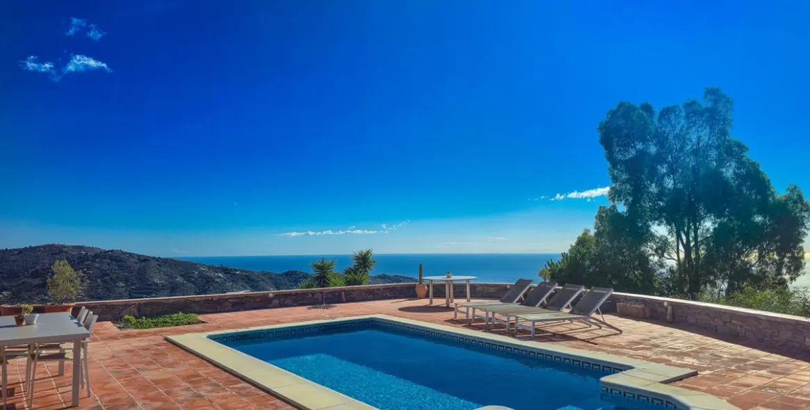 Venta de villa independiente en Sayalonga 56