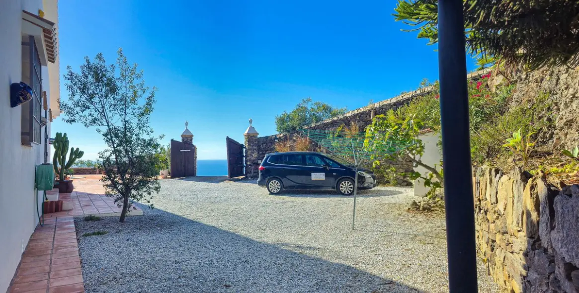 Venta de villa independiente en Sayalonga 60