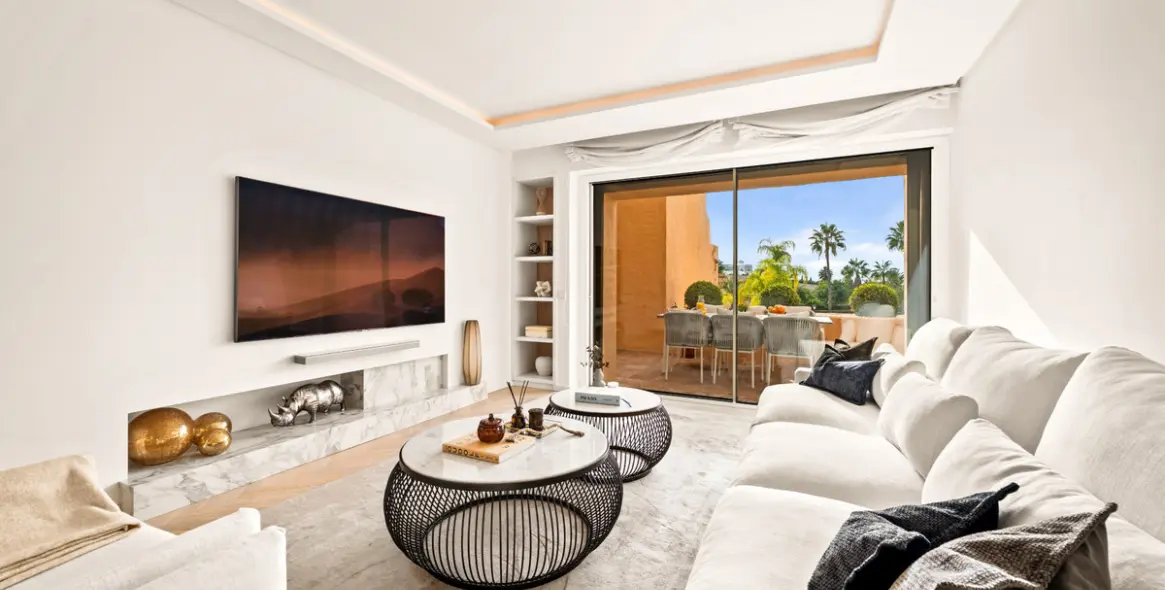 Sale of penthouse duplex in Benahavís (district Benahavís) 2