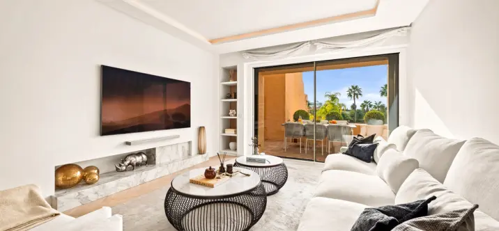 Продажа двухуровневого пентхауса в Benahavís 1