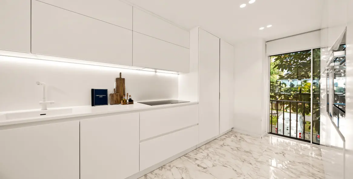 Продажа двухуровневого пентхауса в Benahavís 12