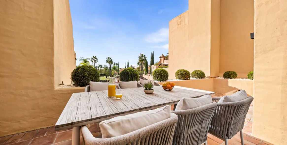 Продажа двухуровневого пентхауса в Benahavís 14