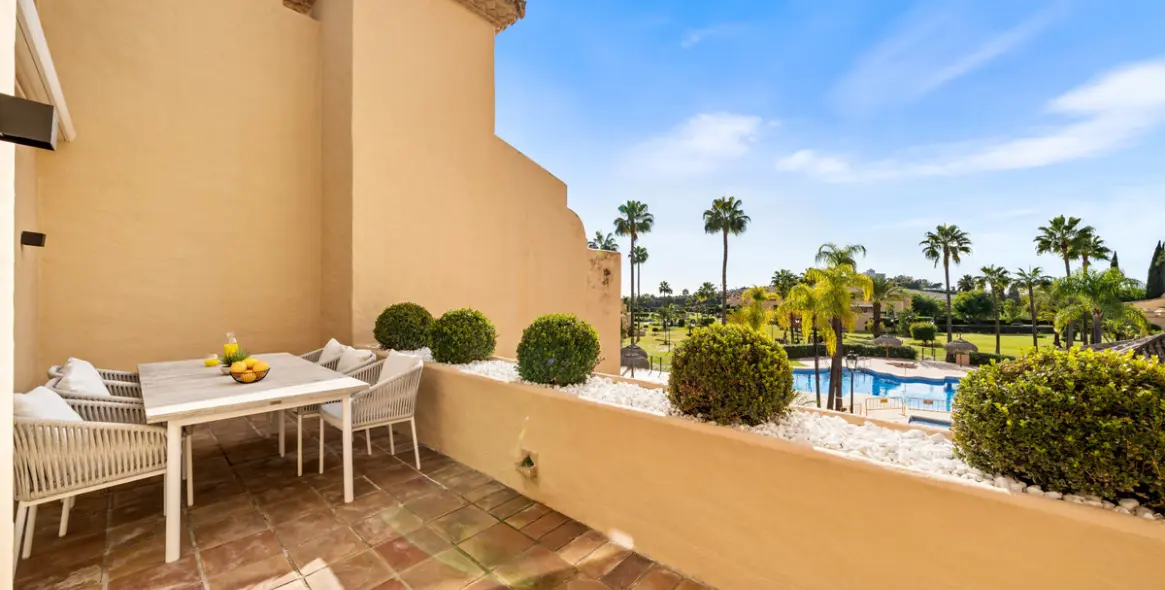 Продажа двухуровневого пентхауса в Benahavís 16