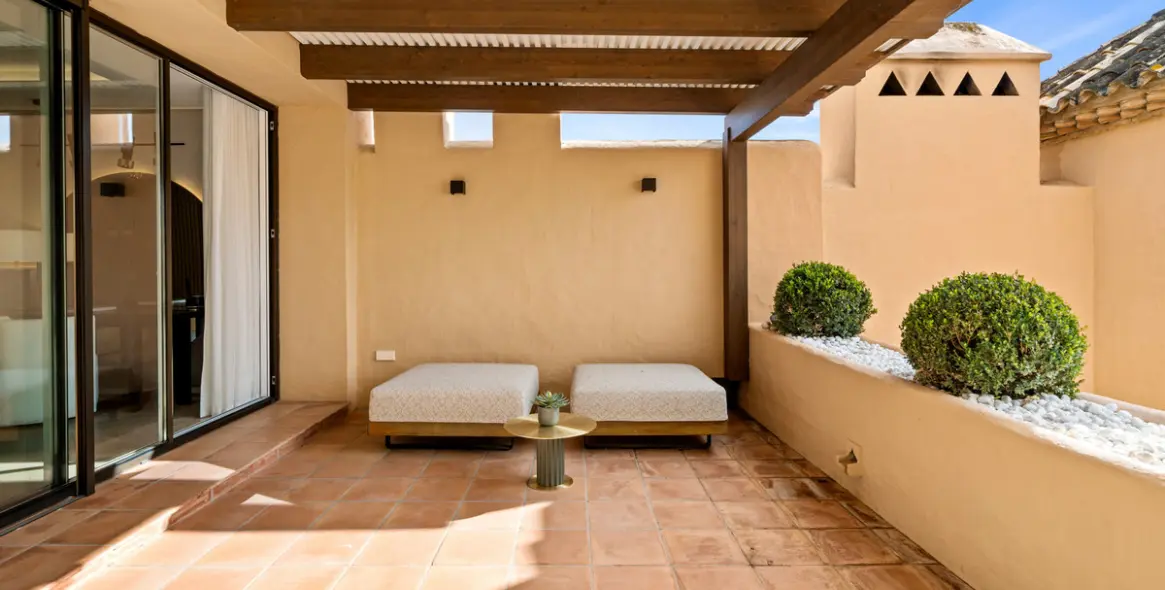 Продажа двухуровневого пентхауса в Benahavís 20