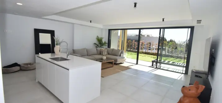 Townhouse R5226637 4